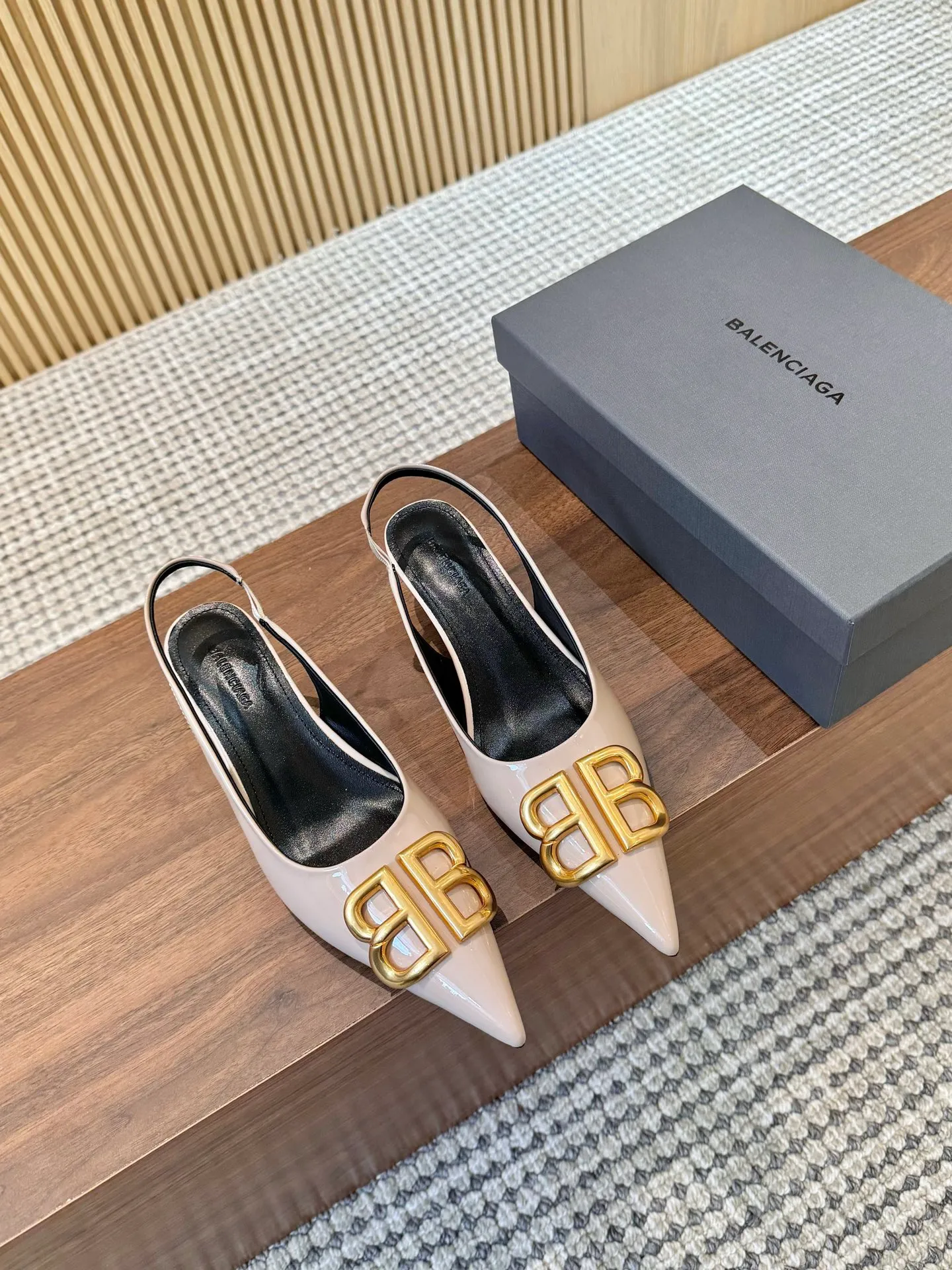 👟👟Ex-factory price 420👟👟 Genuine leather sole +30 BALENCIAGA 25th spring and summer new products Code number: 35-42